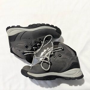 Columbia Women’s Newton Ridge Plus Waterproof Amped Hiking Boot Size 7